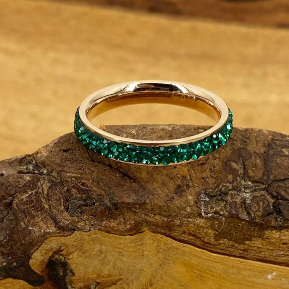 Emerald Green Crystal Rose Gold Tone Eternity Ring S7 - Picture 1 of 5